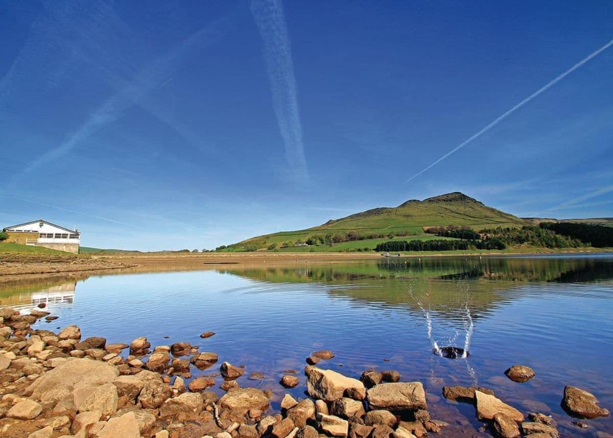 Dovestone Holiday Park Hotell Greenfield  Exteriör bild